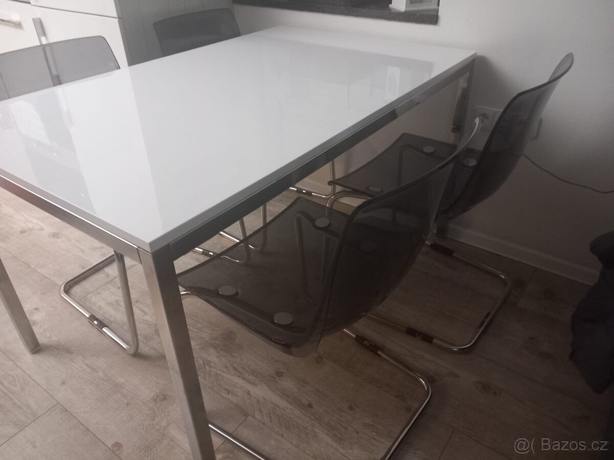 Stůl a 4 židle Ikea