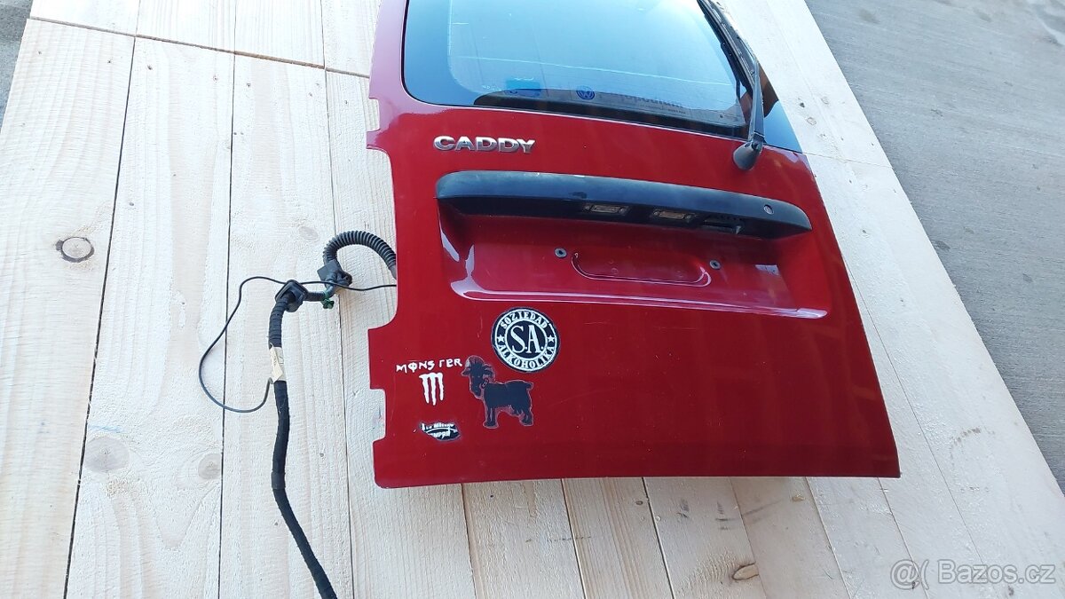 VW Caddy – Dveře kufru LZ ČERVENÉ