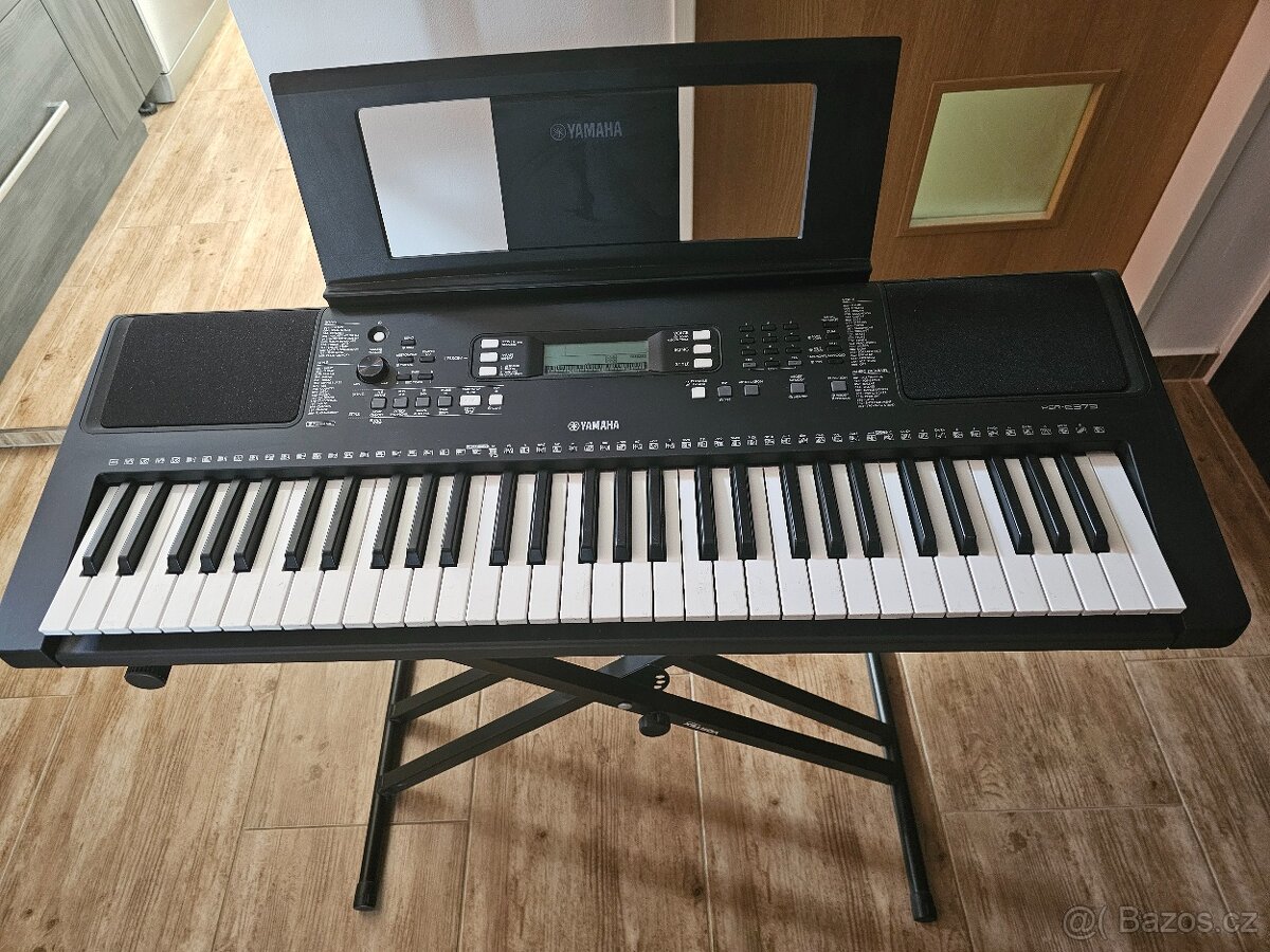 Yamaha PSR E373