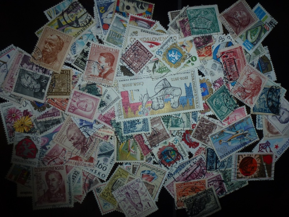 Poštovní známky Československo přes 1300 ks