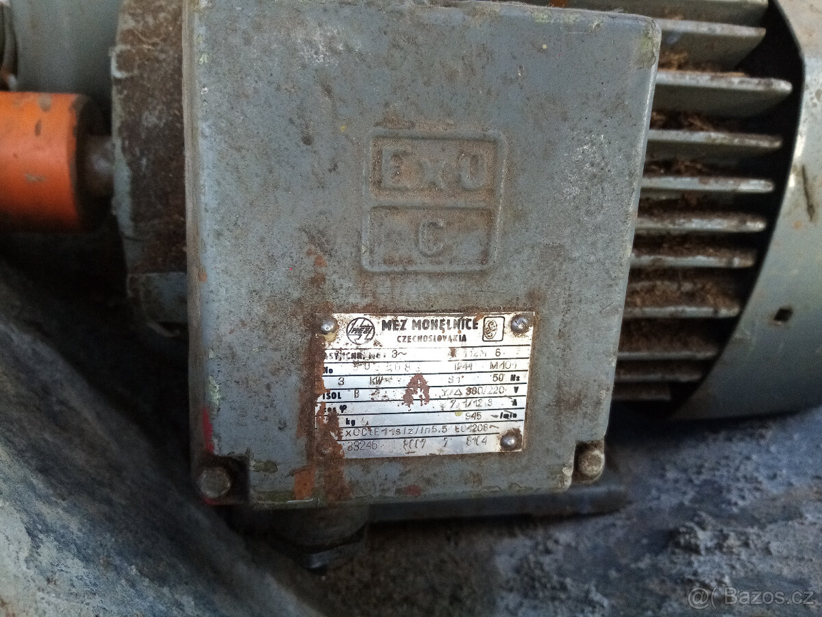 Elektromotor 3 kW 945 ot patkový