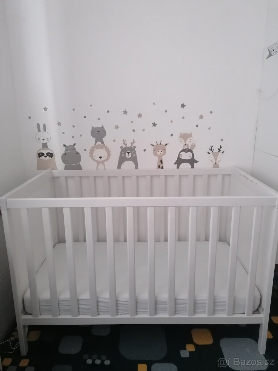Dětská postýlka bílá