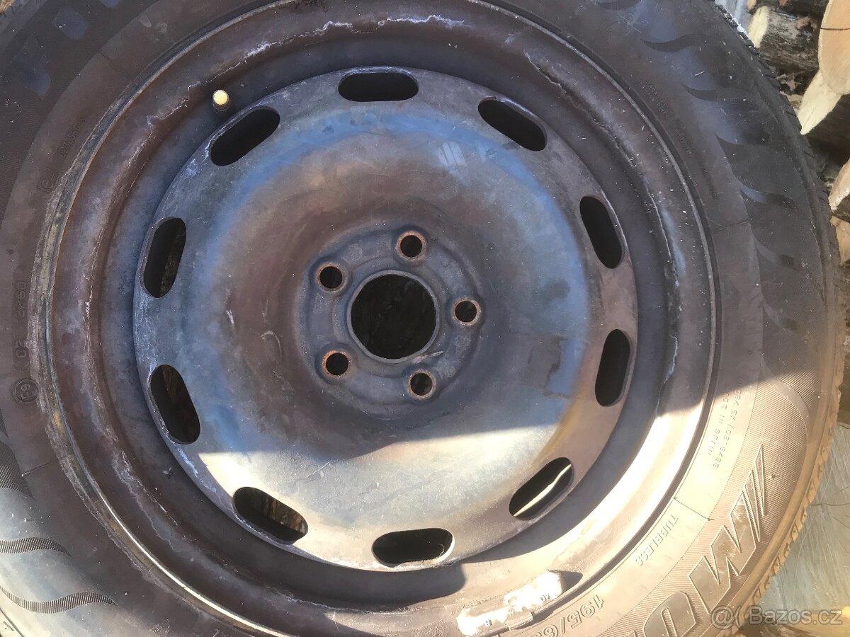 5x100 r15 sada plechových disků včetně pneu