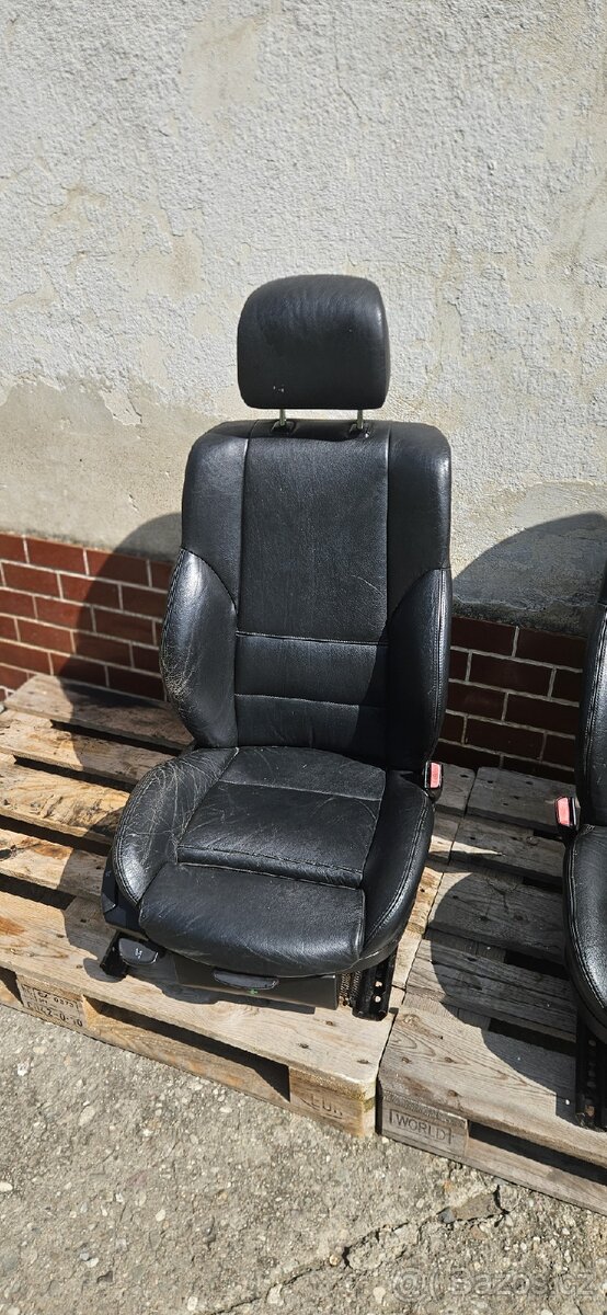 Bmw e46 Touring, sportsize sedačky, tapce černé