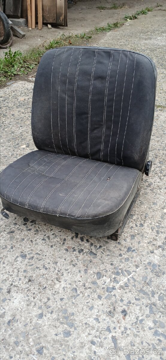 Sedačka přední Škoda 105