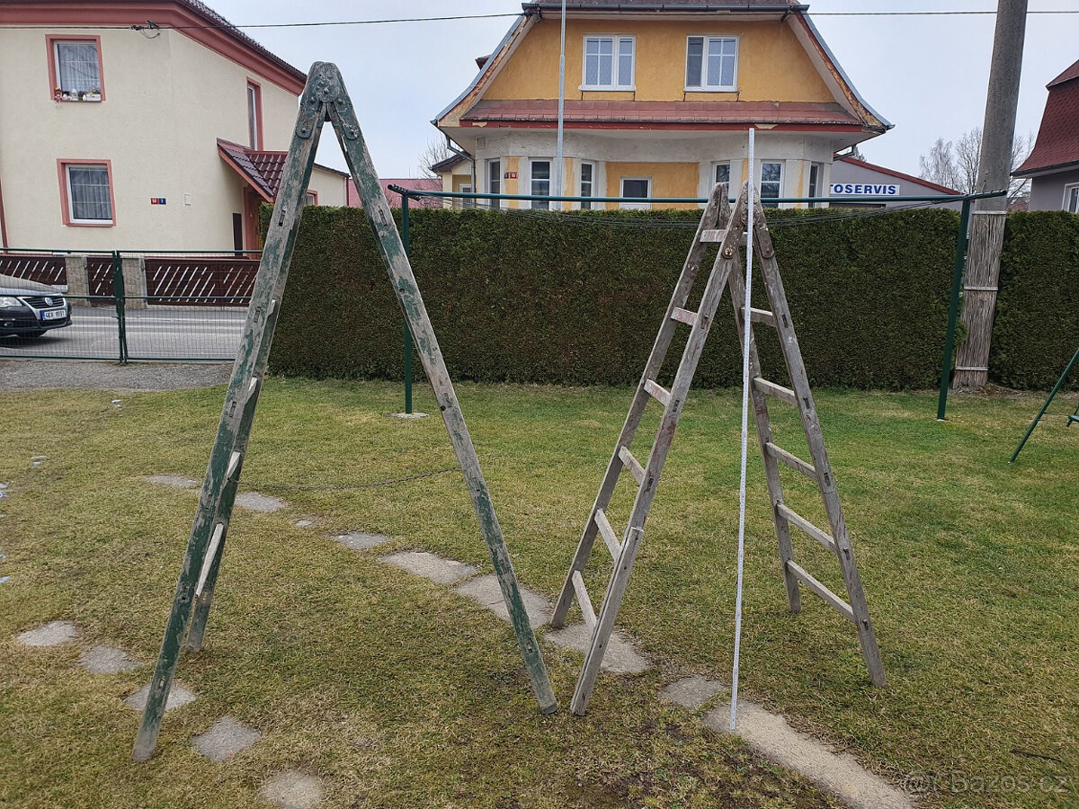 Staré dřevěné žebříky, štafle