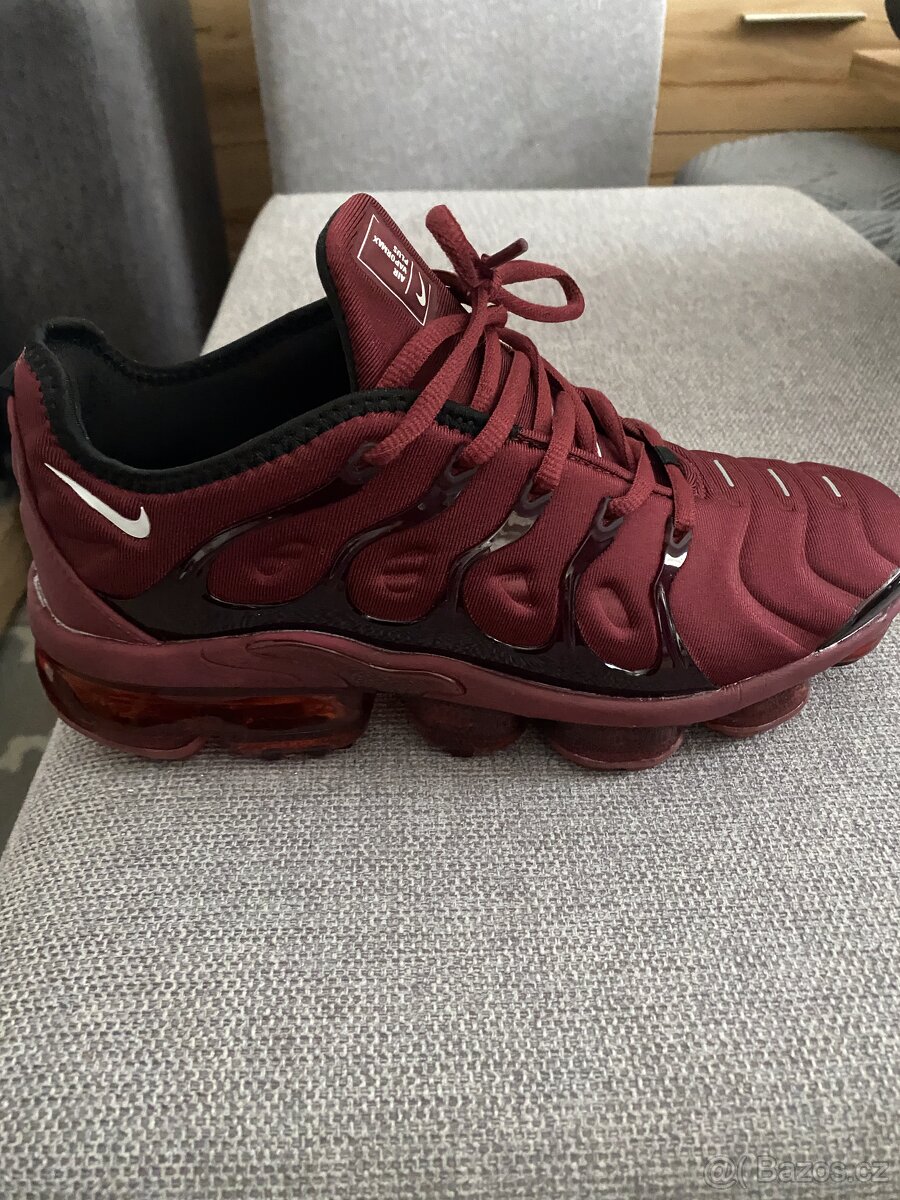 nike AIR VAPORMAX PLUS