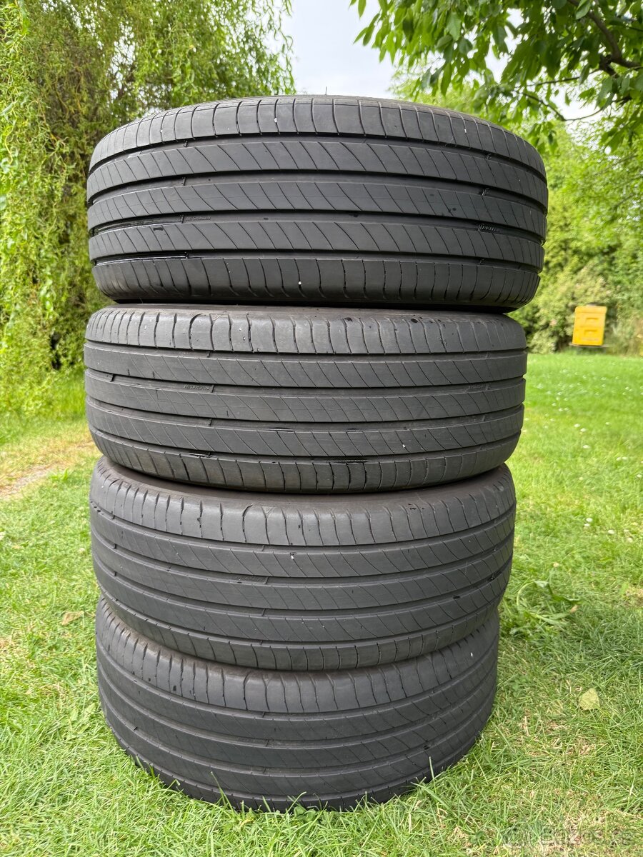 215/55 R17 Michelin ZÁNOVNÍ
