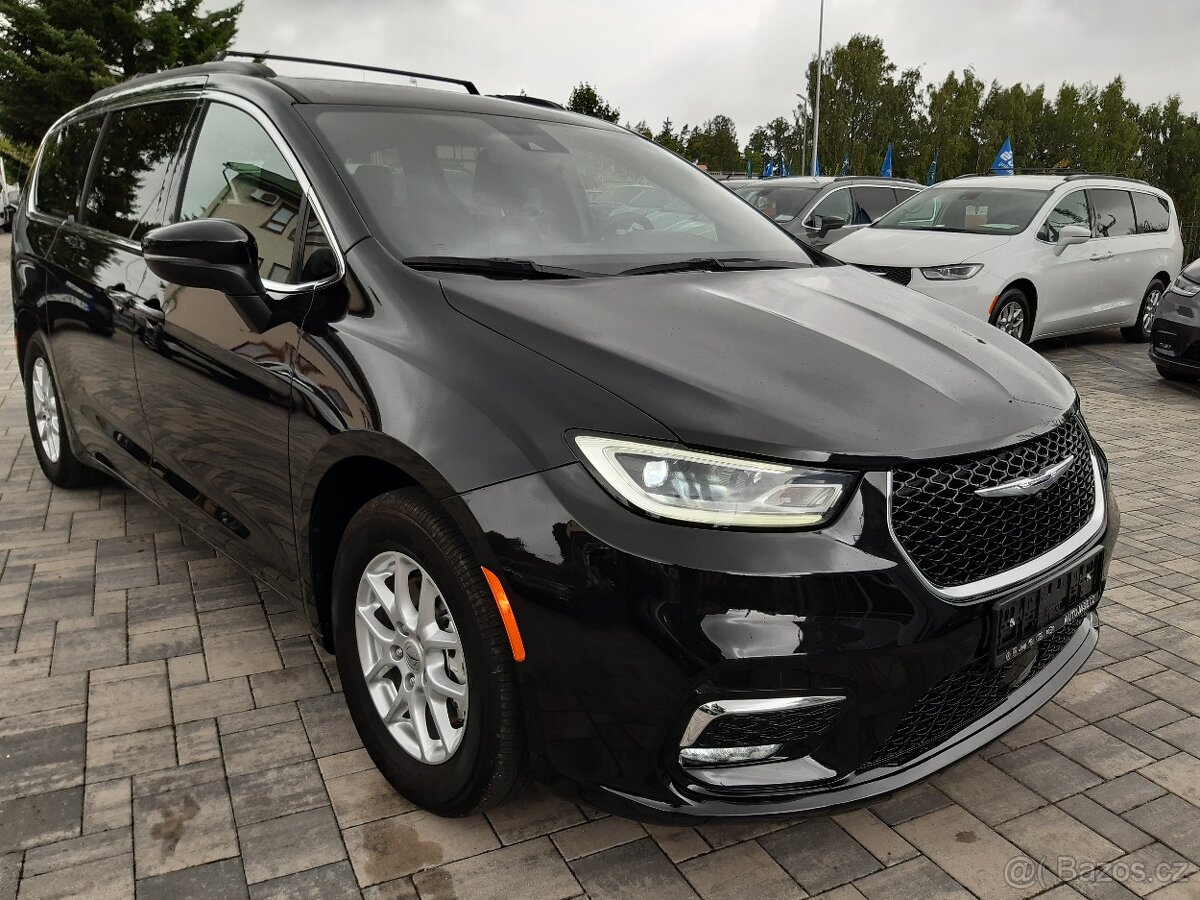 Chrysler Pacifica 3,6L V6, 7míst, Nový model, 22.000 km