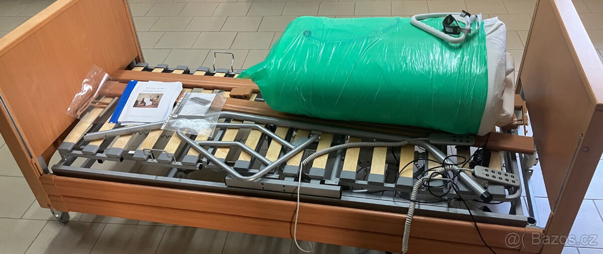 elektrické polohovací a rehabilitační lůžko / postel