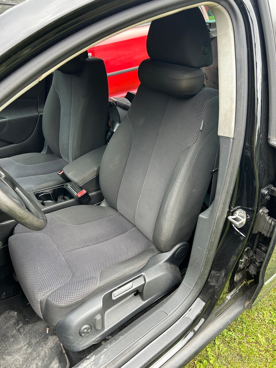 Sedačky a tapce Passat B6/B7