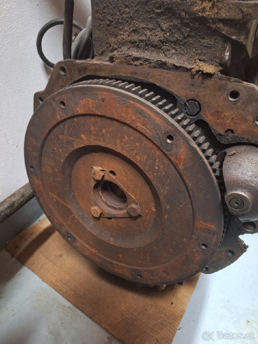 Setrvačník motor zetor