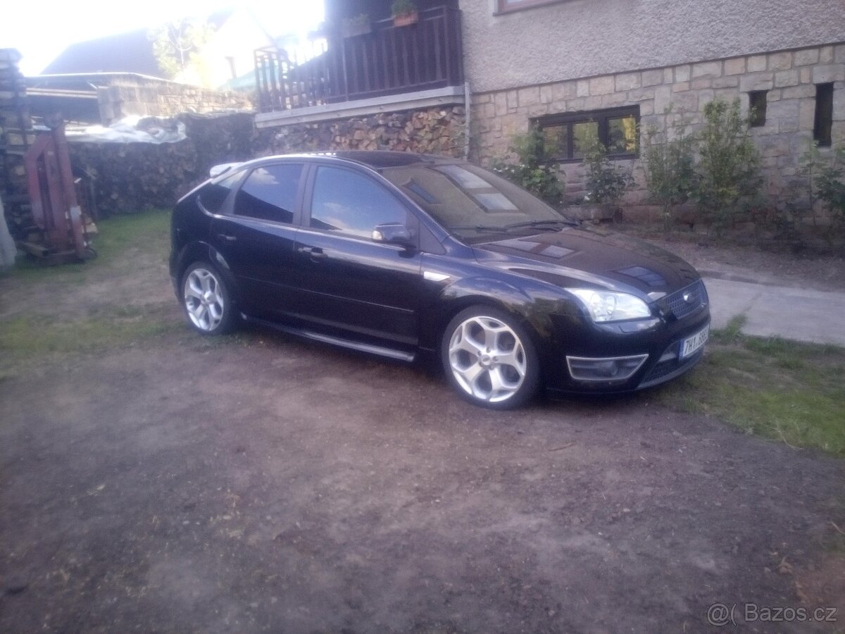 Ford Focus 2.5 st 225 166kw