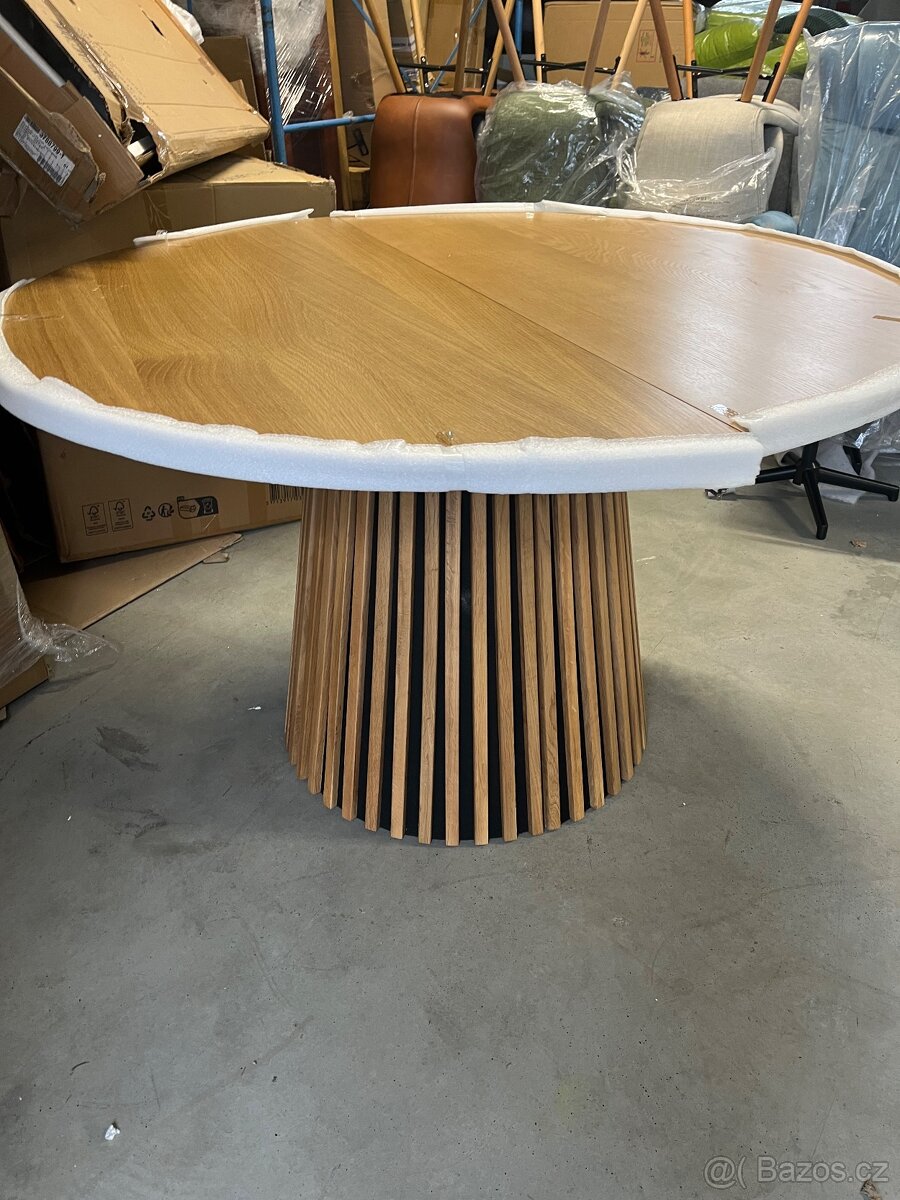 Prodám stůl Osaka, světlý dub 120 až 160 cm