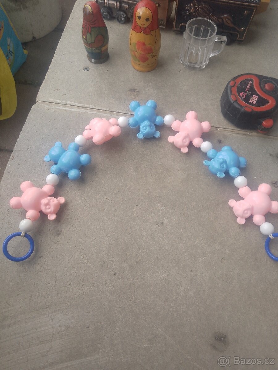 Chrastítko medvídci řetěz