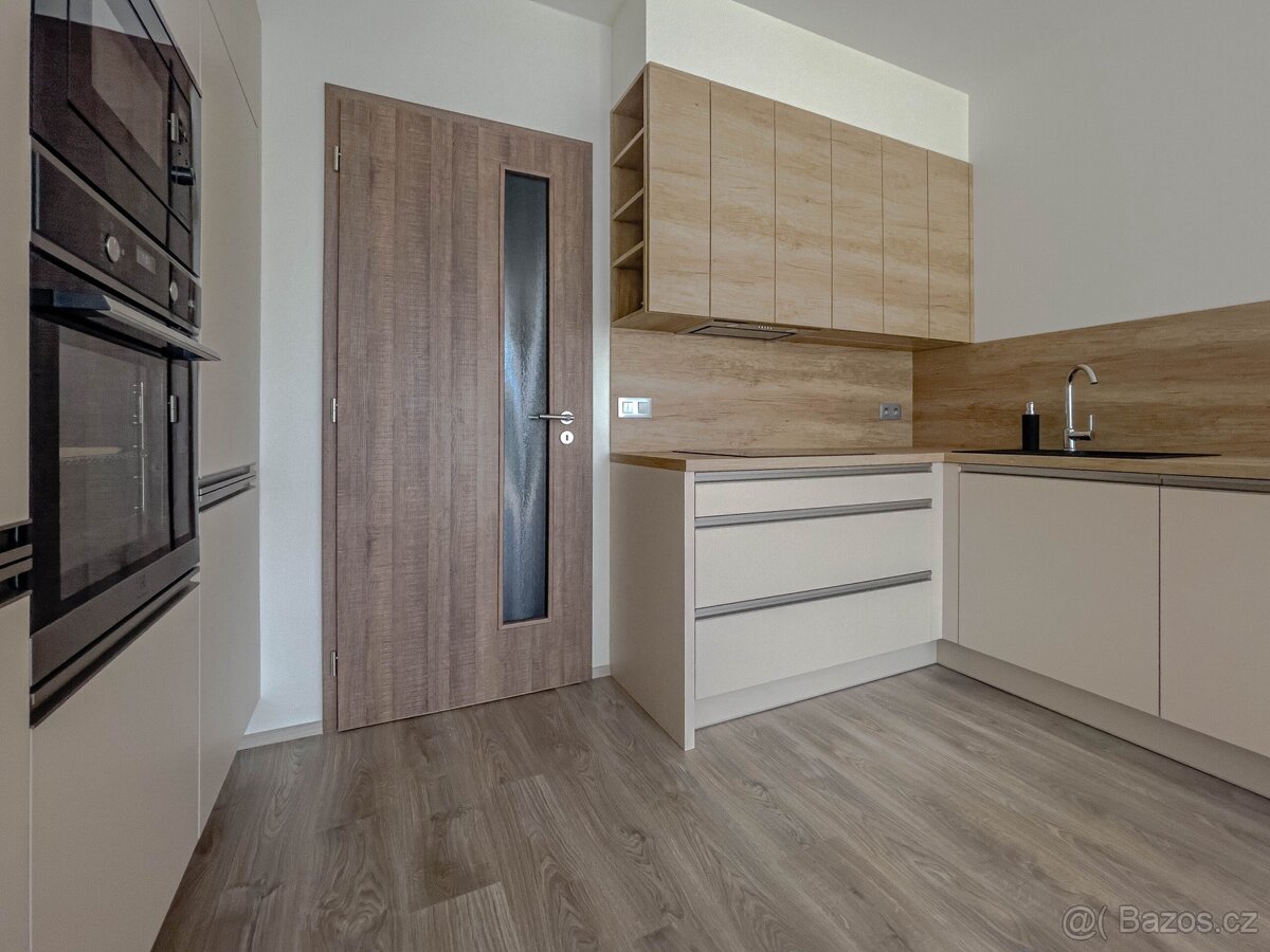 Pronájem 1+kk s balkónem a garáží