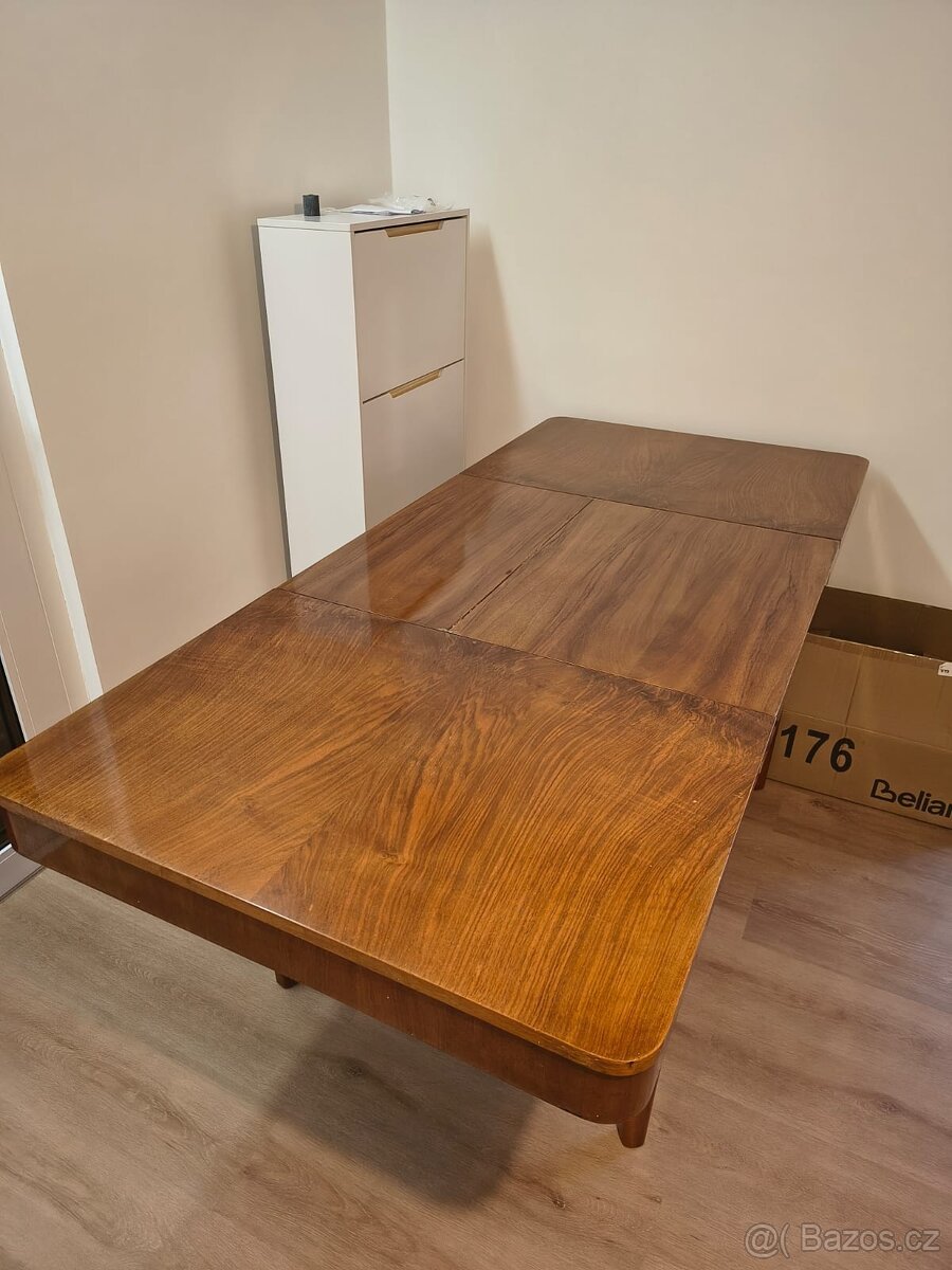 Jídelní rozkládací stůl – obdélníkový