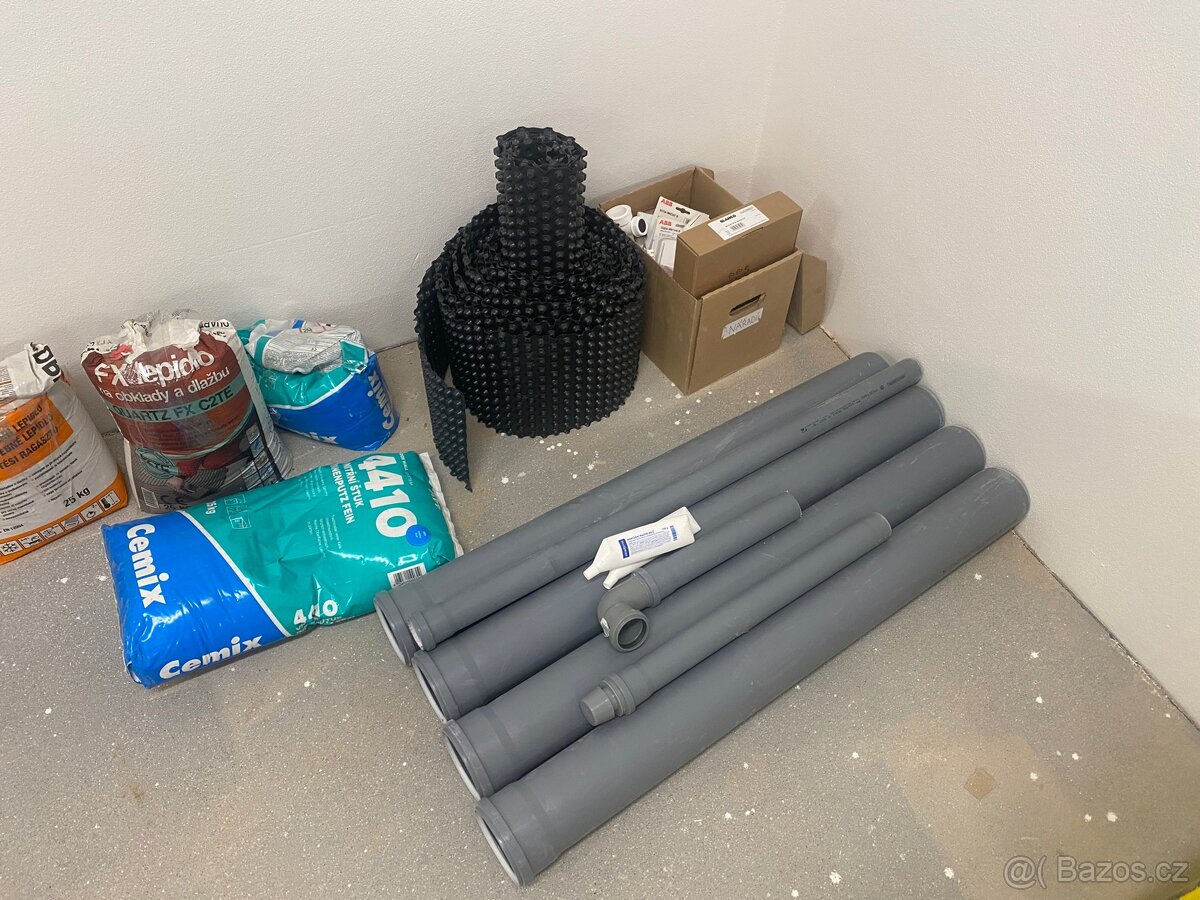 Stavební materiál ze stavby