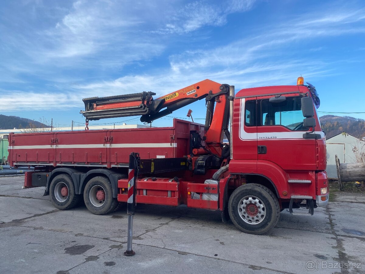 nákladné auto s hydraulickou rukou ,sklapač