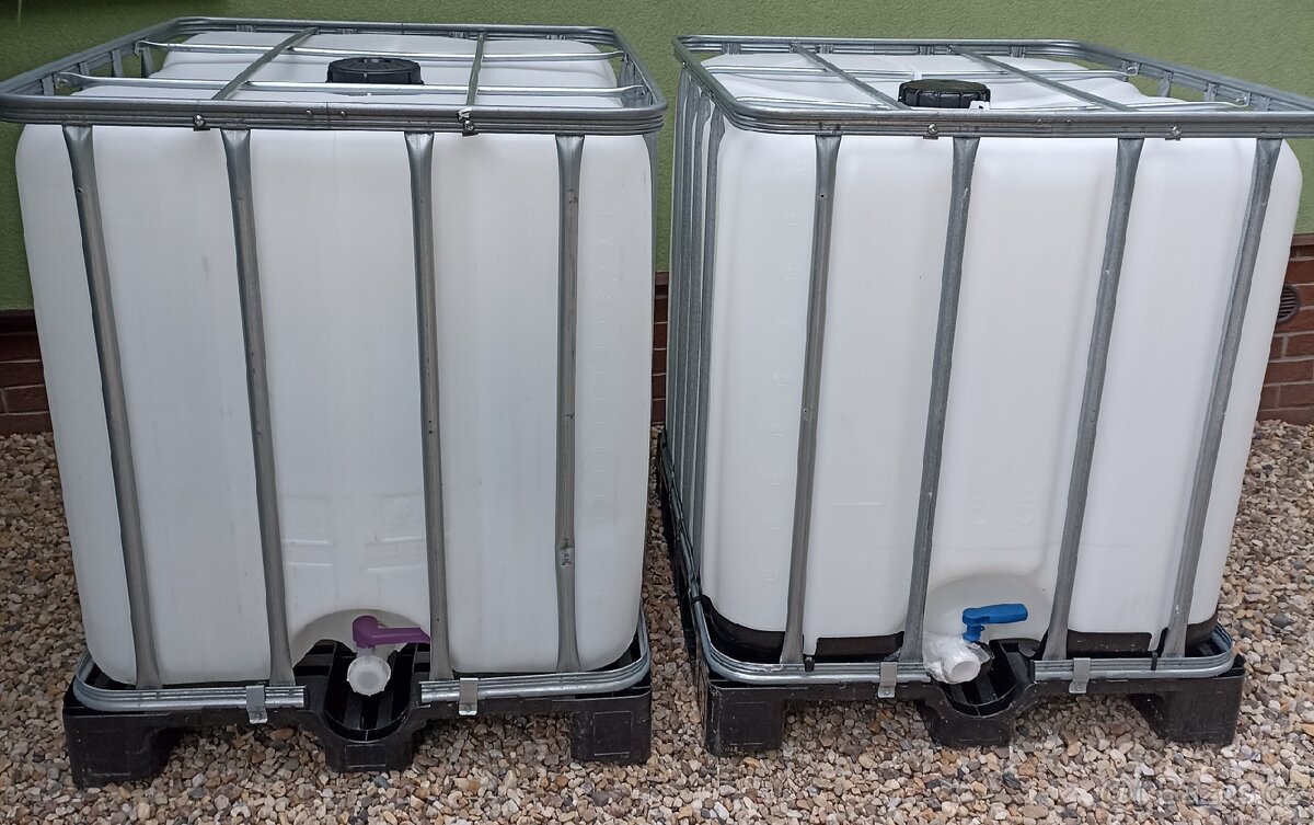 IBC kontejner objem 1000L( od destilované vody)