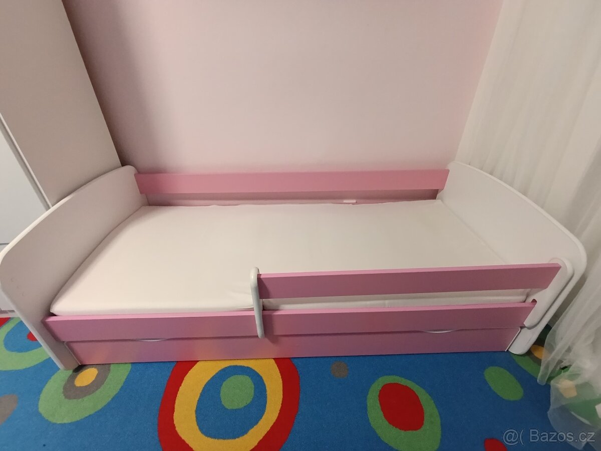 Dětská divčí postel