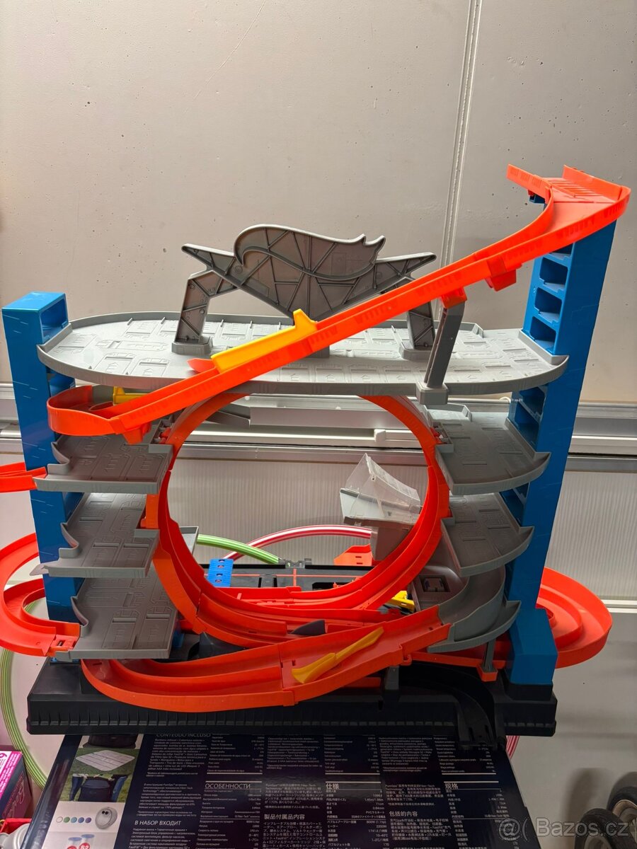 Hot wheels ultimate garage zralok