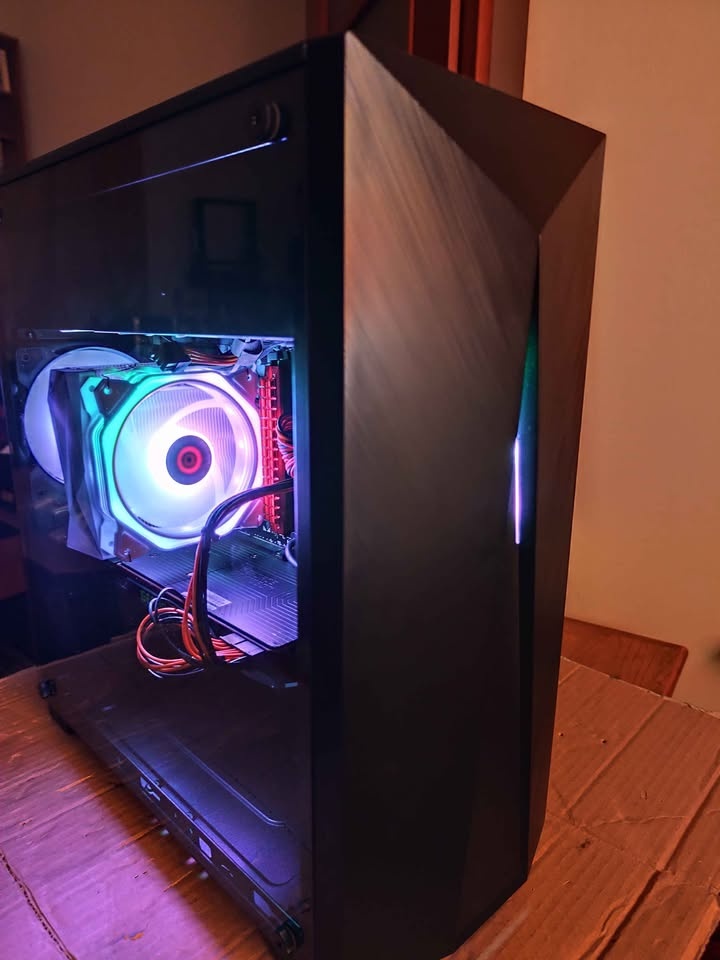 Herní PC: GTX 1080 Ti 11GB, Ryzen 2600X, 16GB RAM, SSD 480 G