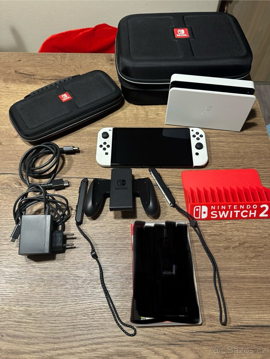 Nintendo switch OLED (stav 10/10) + hra + příslušenství