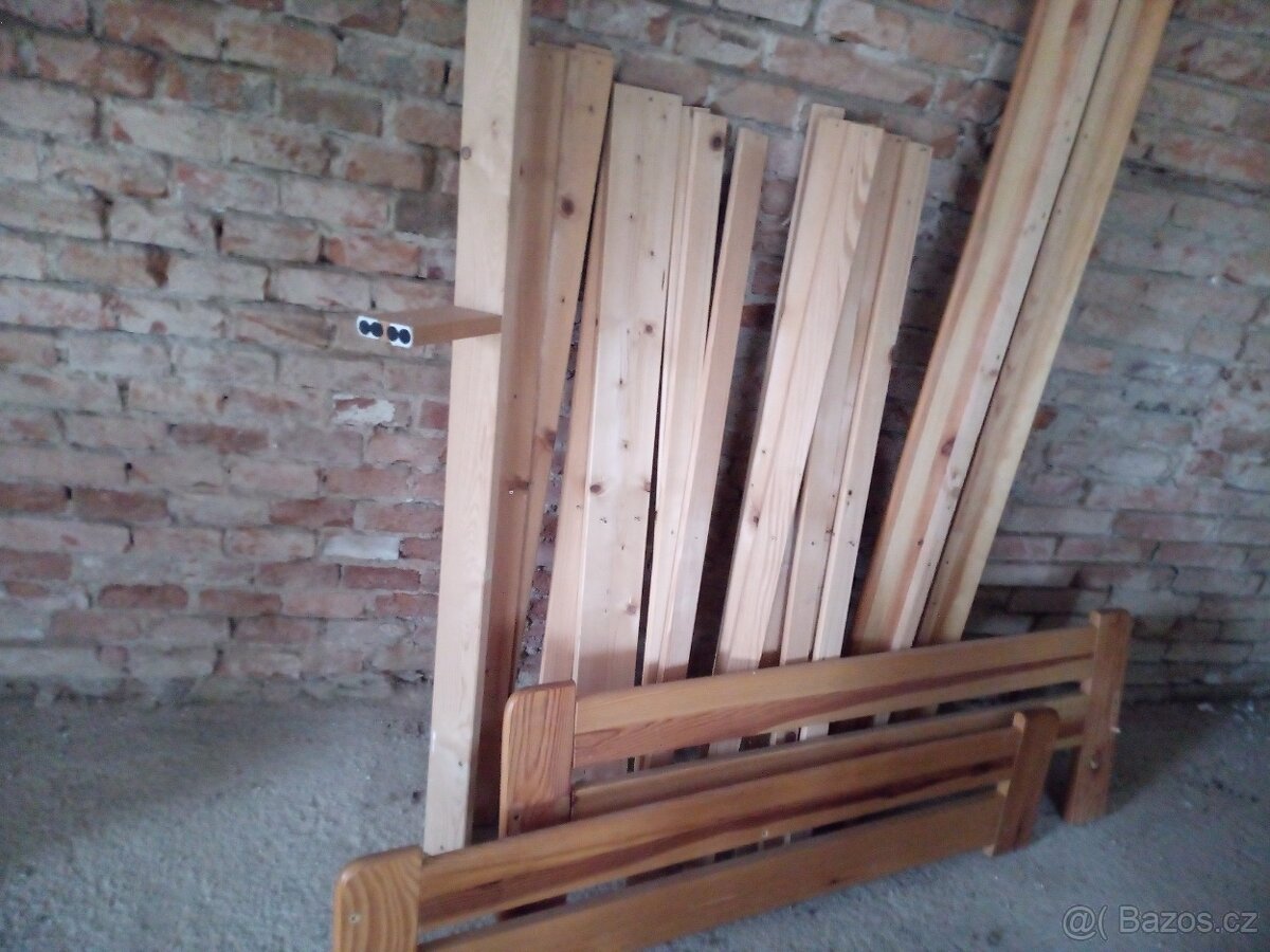 Masivní postel 160x200cm