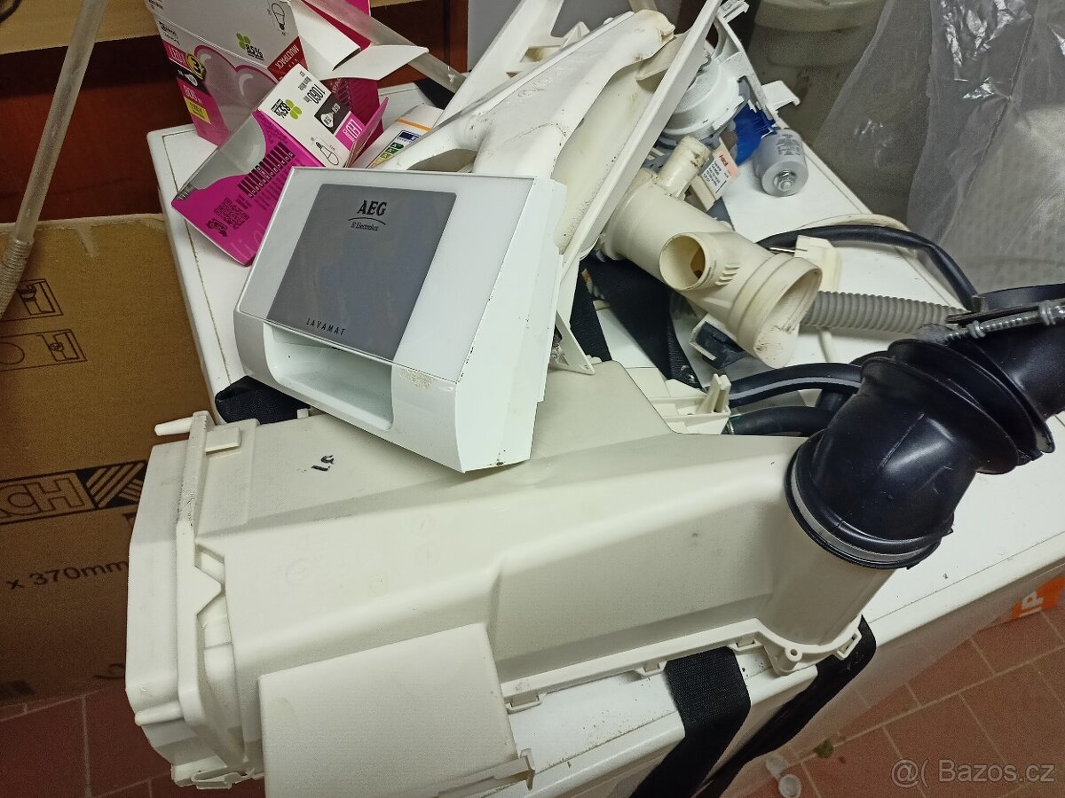 AEG 72850 CS - díly