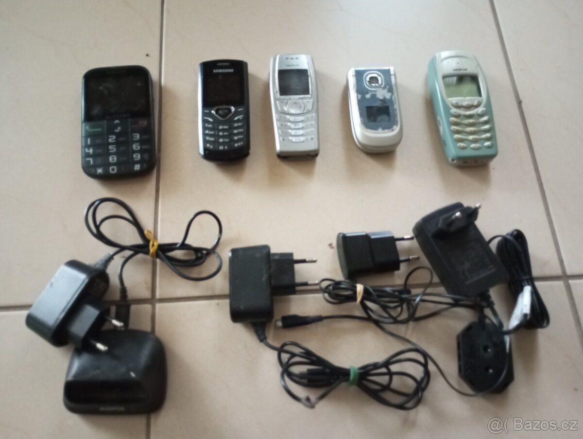 Mobily a nabíječky