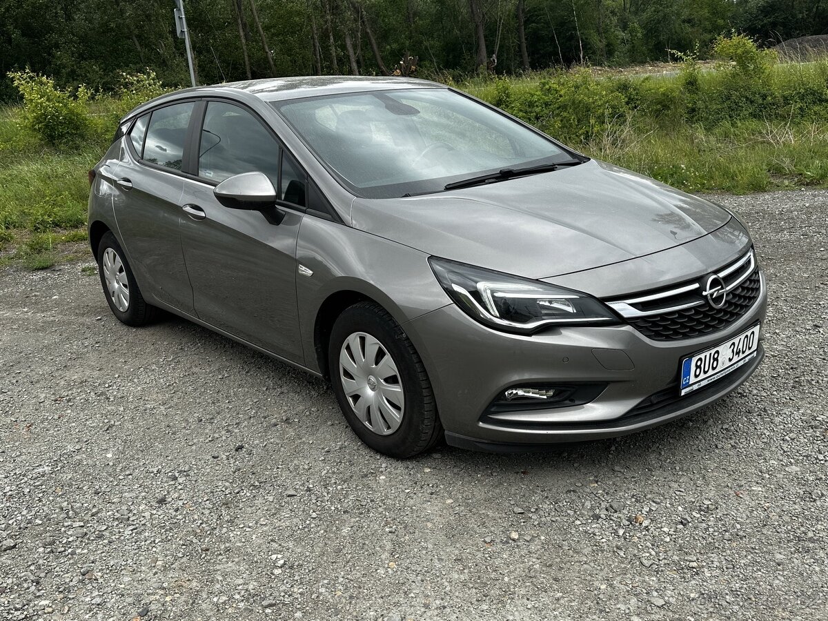 Opel Astra 1.0t, r.2016, 1.majitel, serviska, top