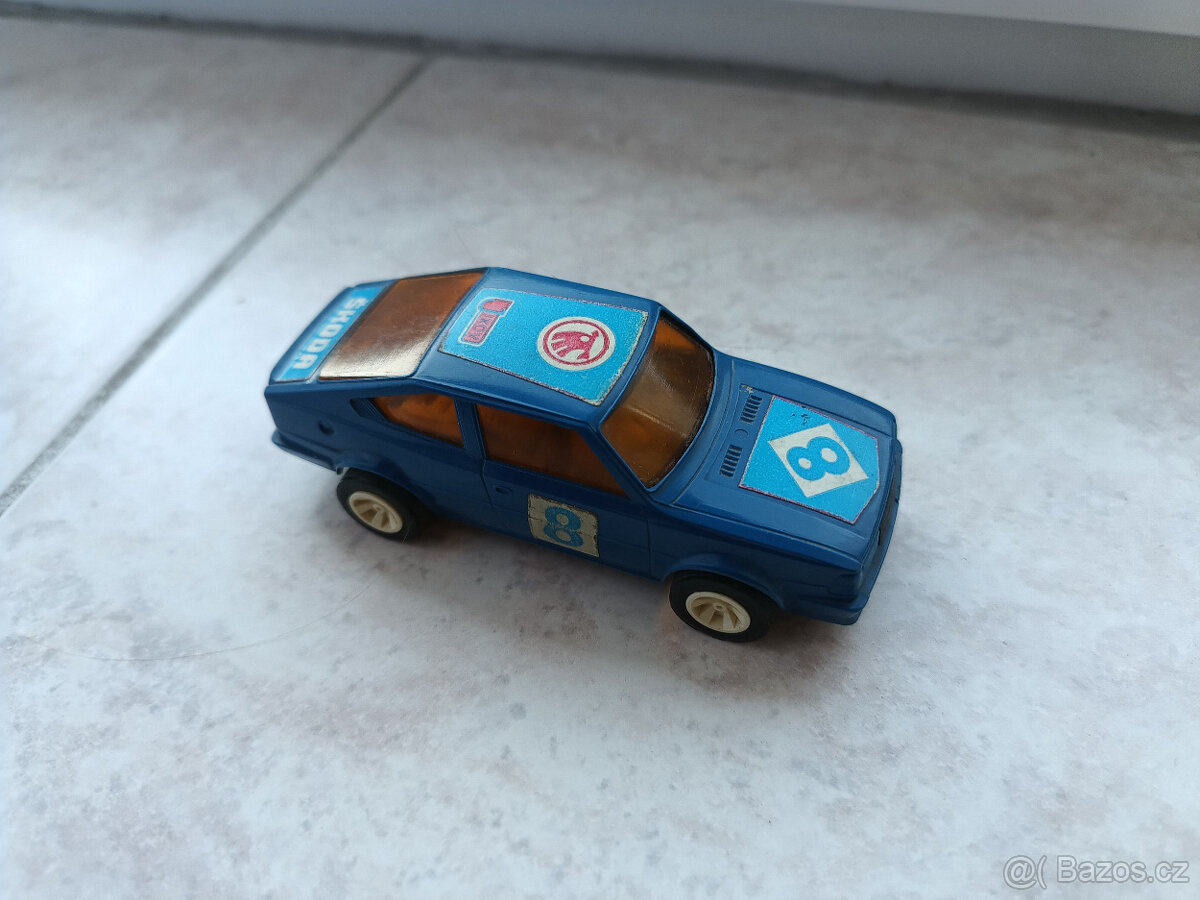 Retro hračka model Škoda Rapid 1:43 Igra