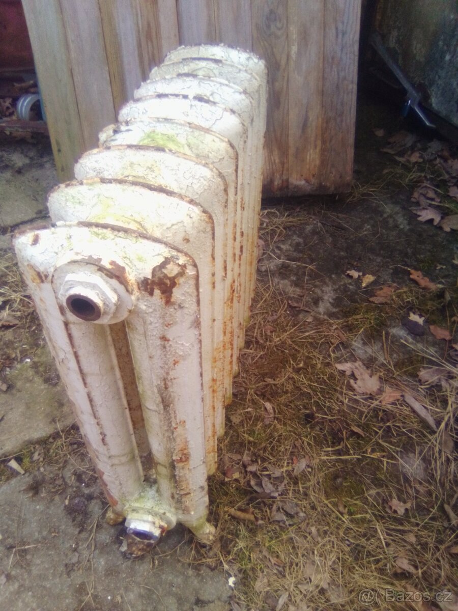 Volně stojící retro litinové radiatory