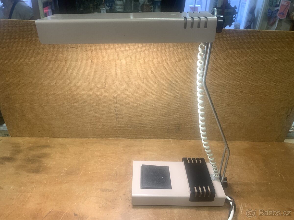 Designová RETRO stolní lampa TESLA