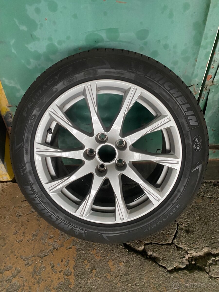 Audi V spoke 225/50 R17 originál