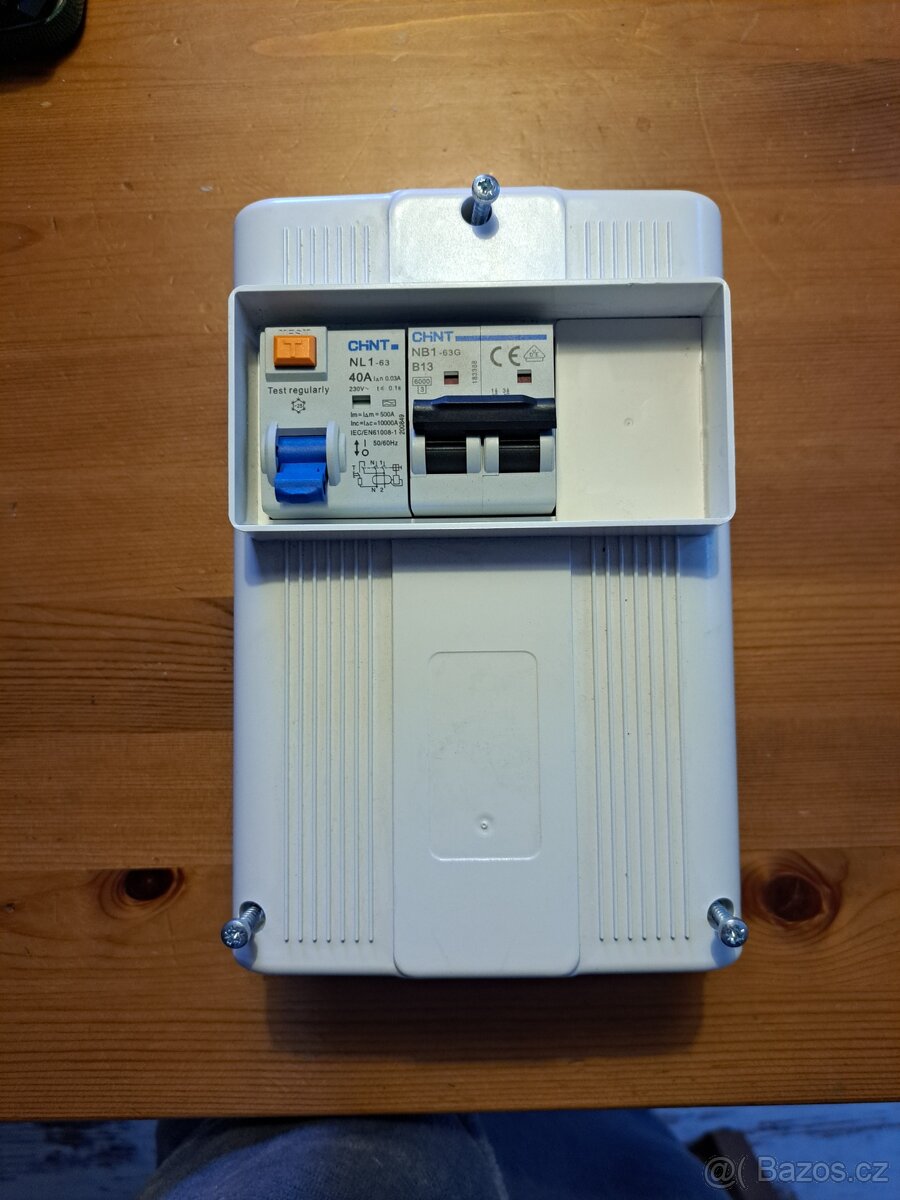 Pojistkové skříňka Dometic- nová