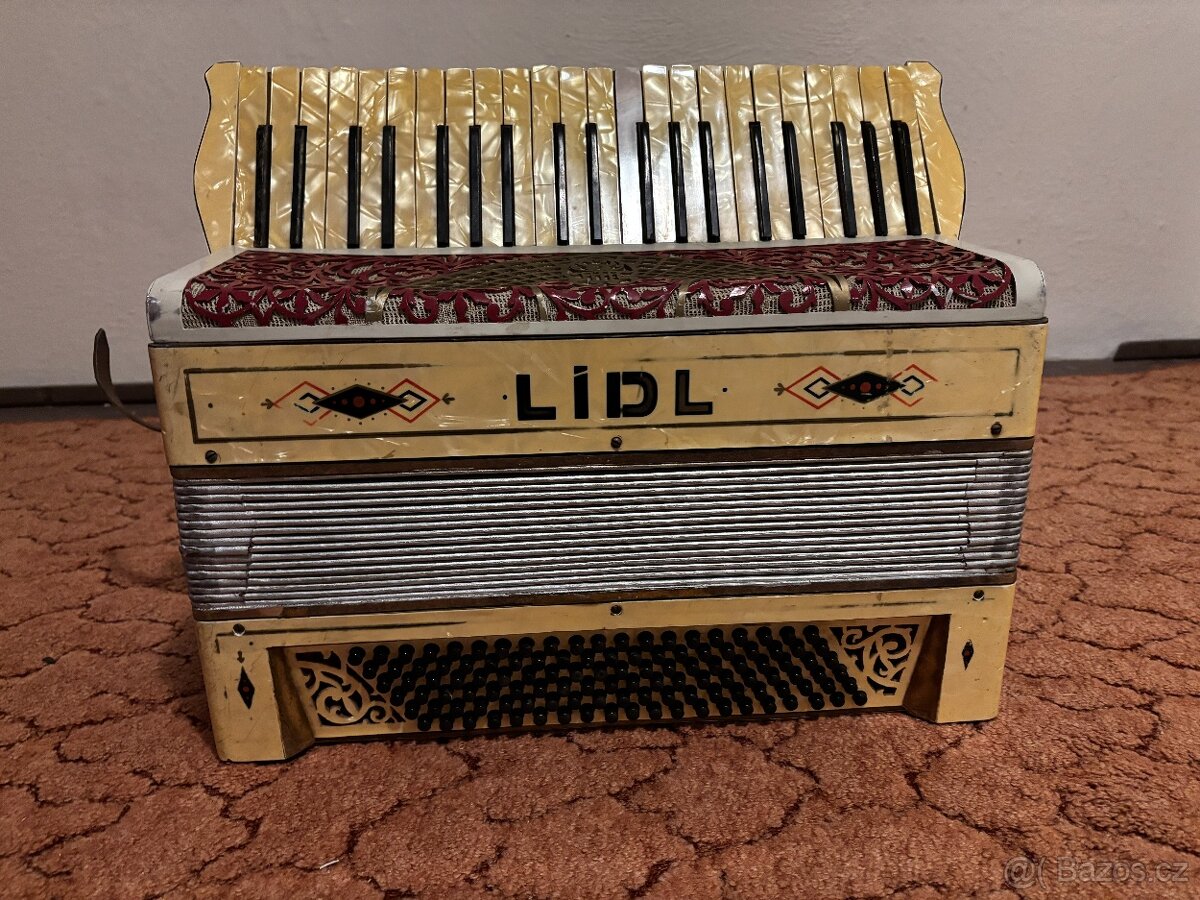 Tahací harmonika s pouzdrem Lídl Brno