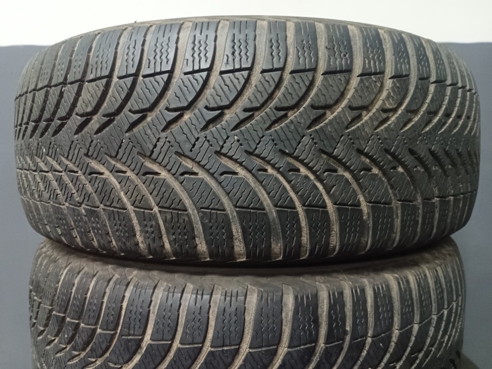 215/55 R16 MICHELIN (0212)