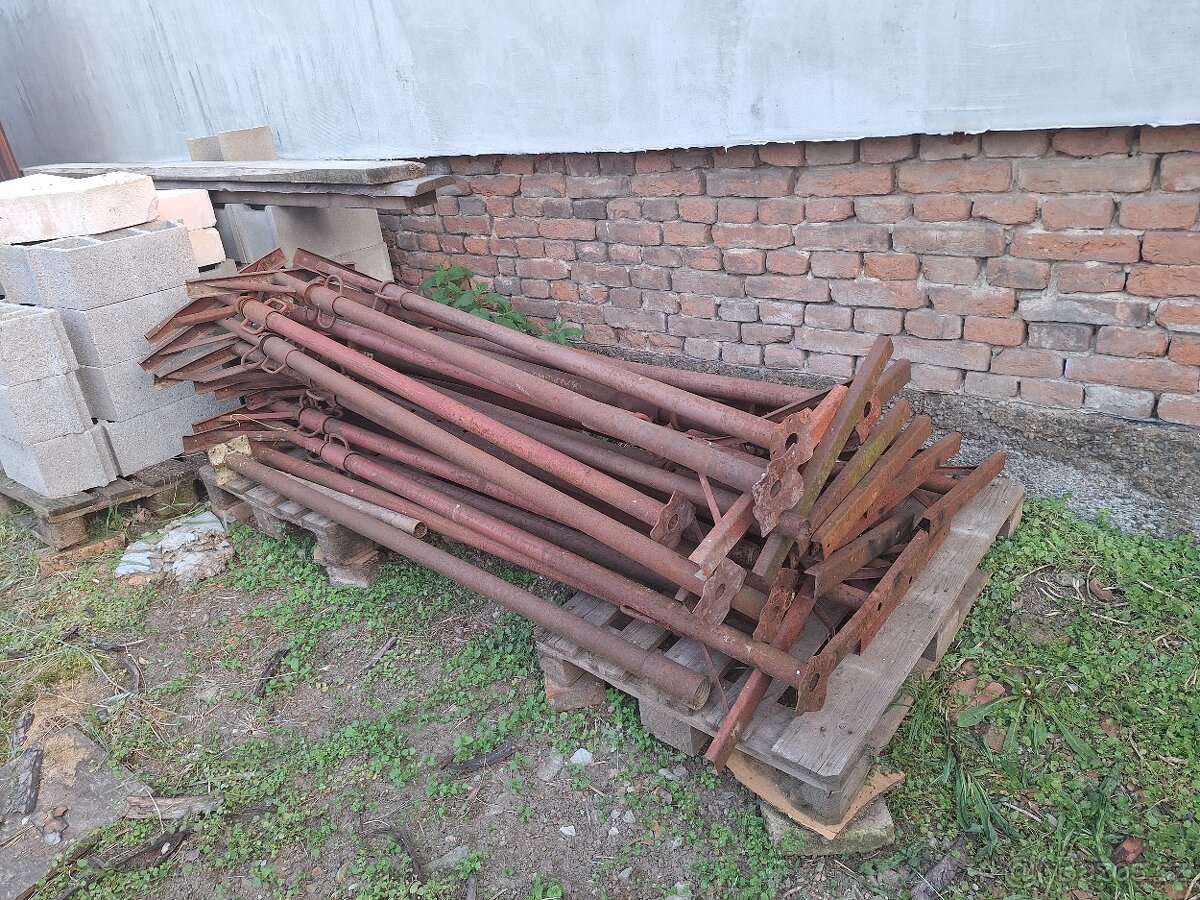 Stavební stojky použité 28 ks