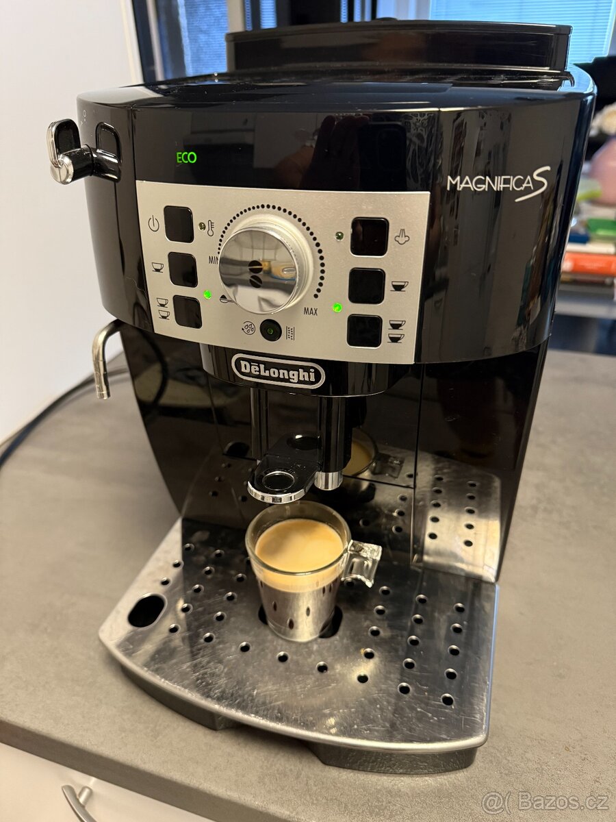 Automatický kávovar De'Longhi Magnifica S