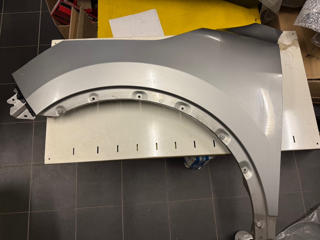 Levý přední blatník Nissan Qashqai J11