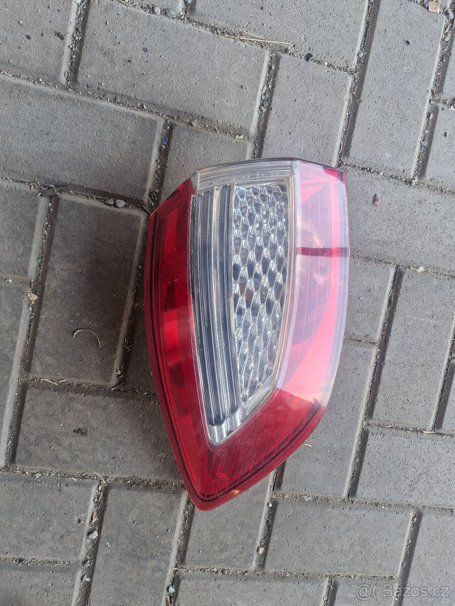 zadní světla Ford Mondeo combi MK4 facelift 2012