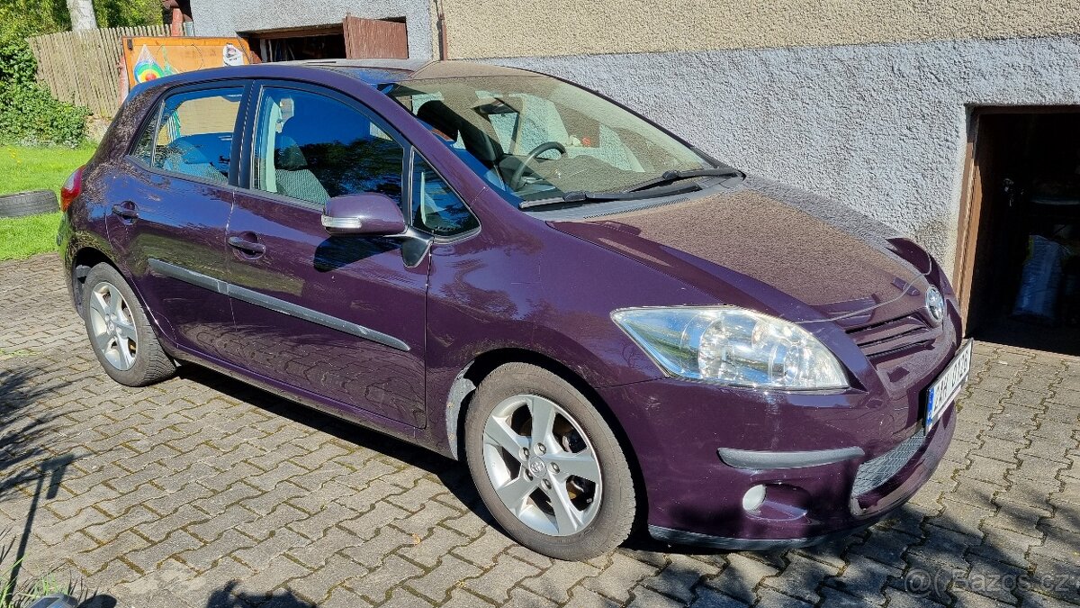 Toyota Auris 1.6 VVTi, r.v. 2011