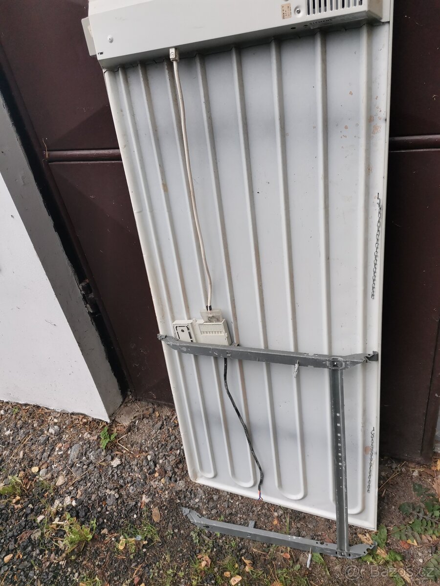 Elektrické topení do zásuvky 220w