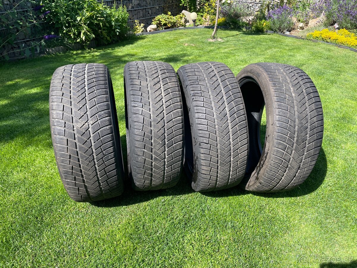 Zimní pneu R18 225/45