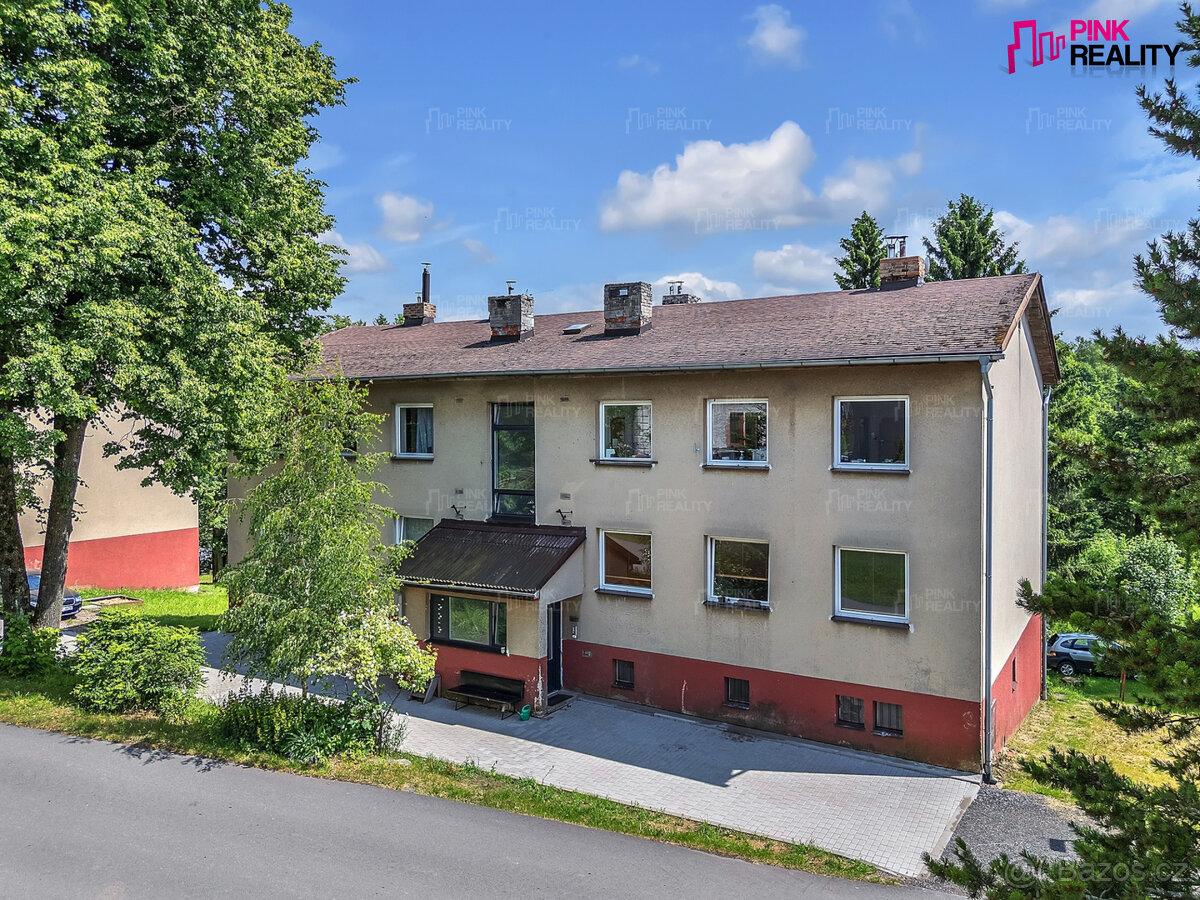 Bytový dům Uhřínov v Orlických horách, okres Rychnov nad Kně