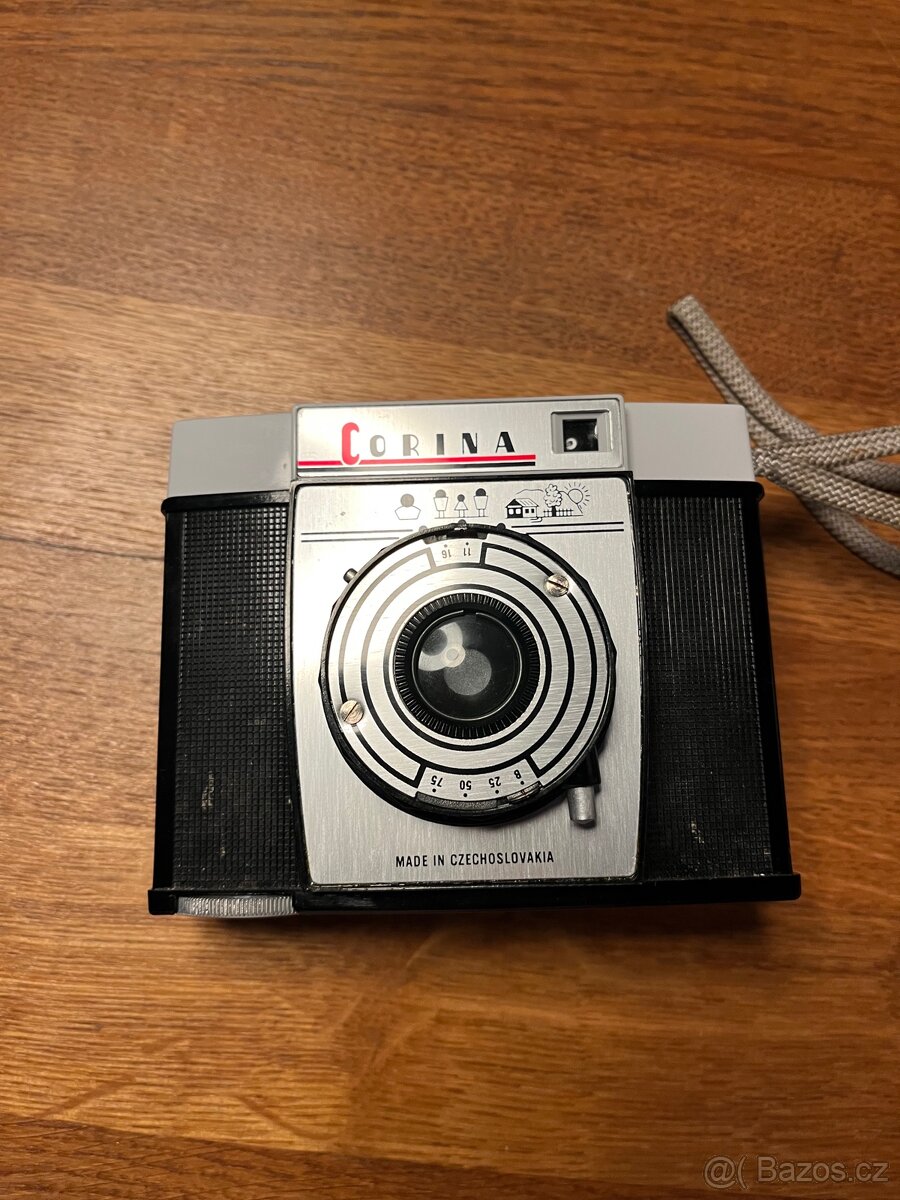 Retro fotoaparát CORINA