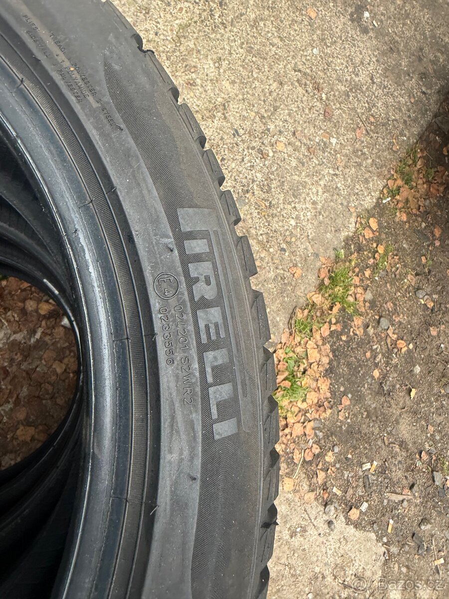 Pneumatiky 235/45 r18