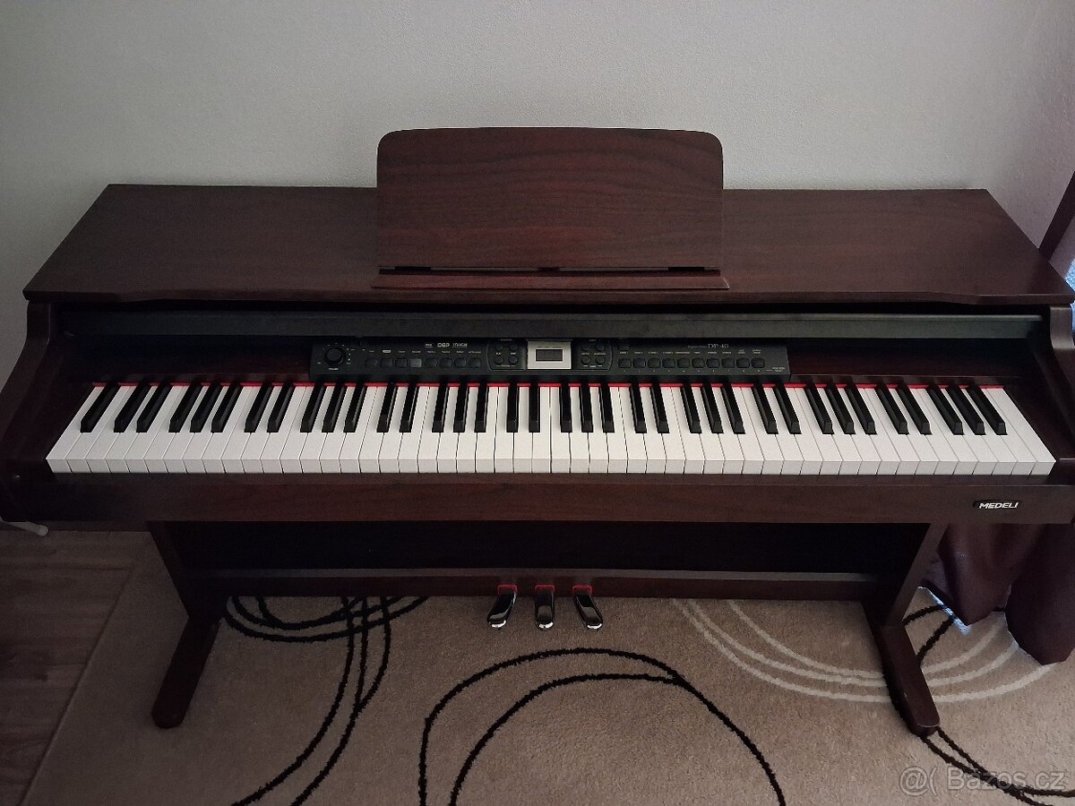 Digitalni piano Medeli